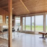 4 Star In Praesto-by Traum Præstø