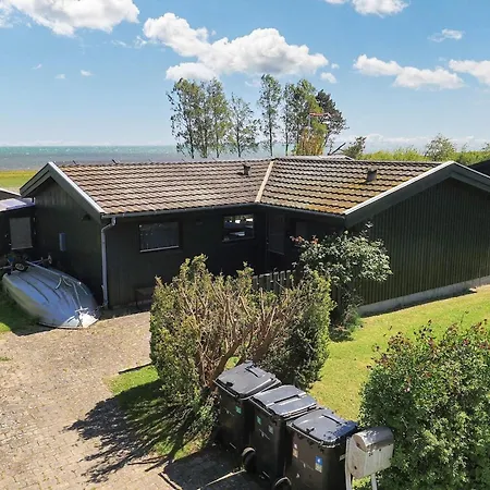 4 Star In Praesto-by Traum Præstø