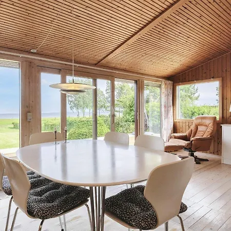 4 Star In Praesto-by Traum Præstø