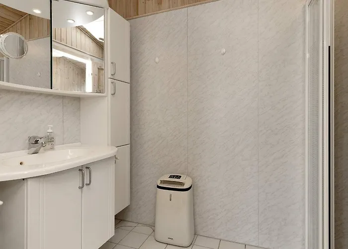 4 Star In Praesto-by Traum